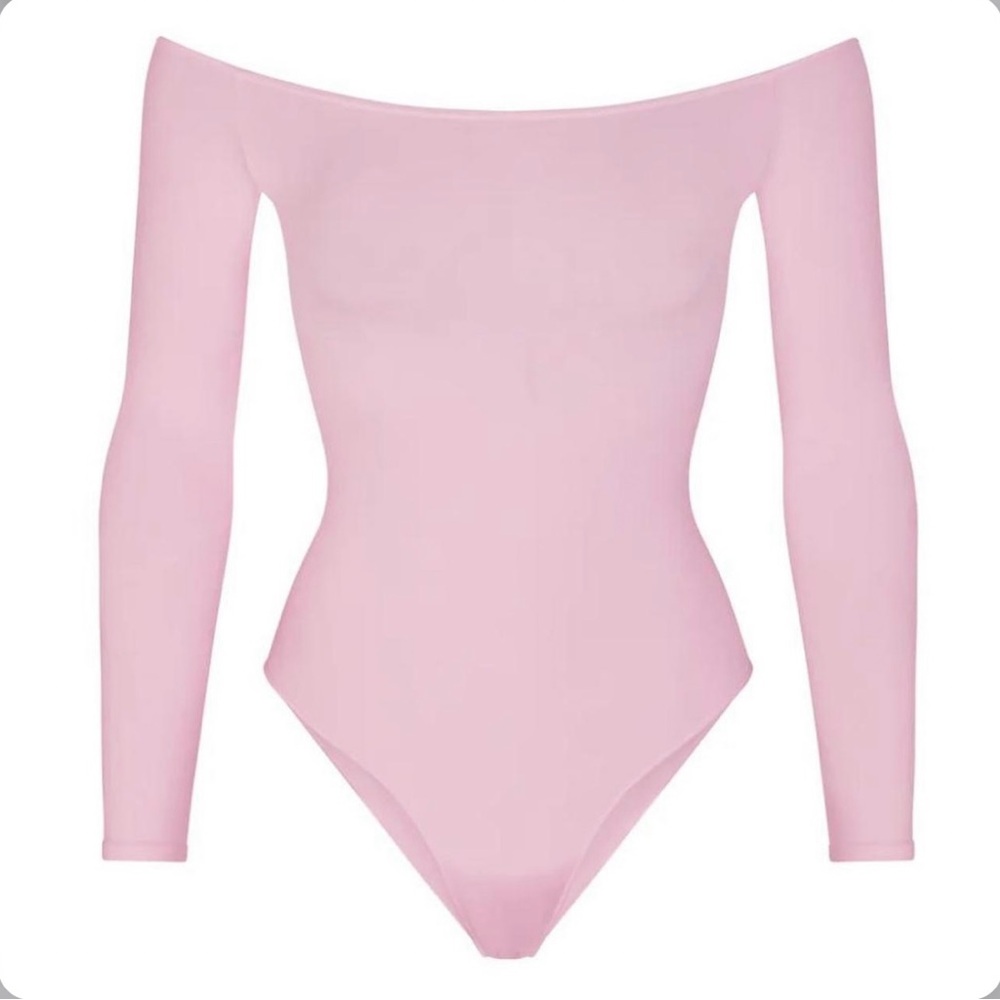 SKIMS OFF-SHOULDER BODY SUIT.